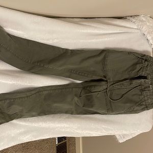 American Eagle Outfitters size 2 Regular olive green
